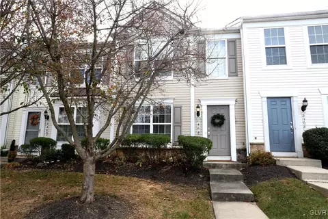 8464 Cromwell Ct, Breinigsville, PA 18031
