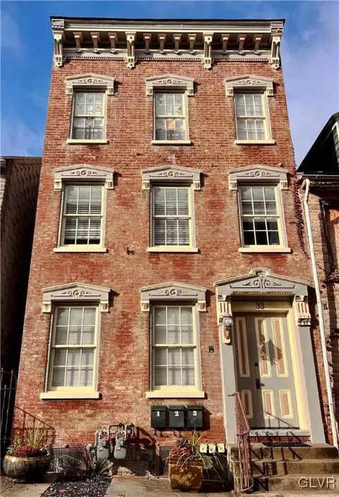 33 S 6th St, Easton, PA 18042