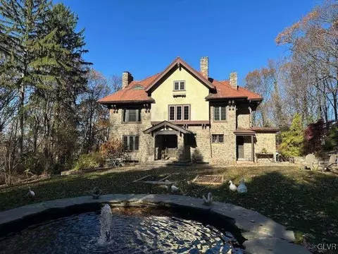214 Mountain Park Rd, Allentown, PA 18103
