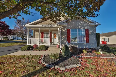 715 San Simeon Pl, Forks Twp, PA 18040