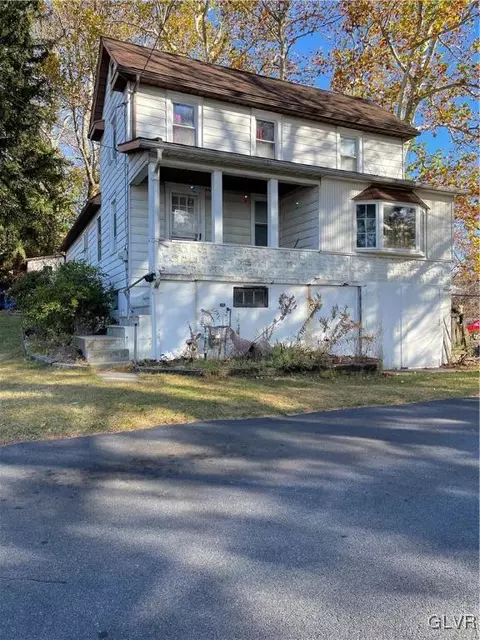 619 Phillips St, Hellertown, PA 18055
