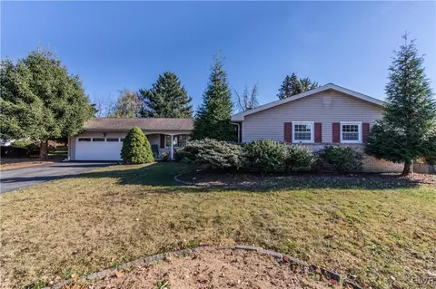 6020 Shepherd Hls, Wescosville, PA 18106