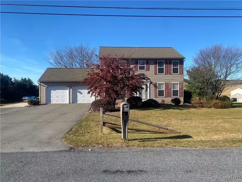 2910 Sickle Rd, Bath, PA 18014 photo 2