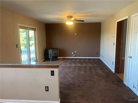 2910 Sickle Rd, Bath, PA 18014 photo 10
