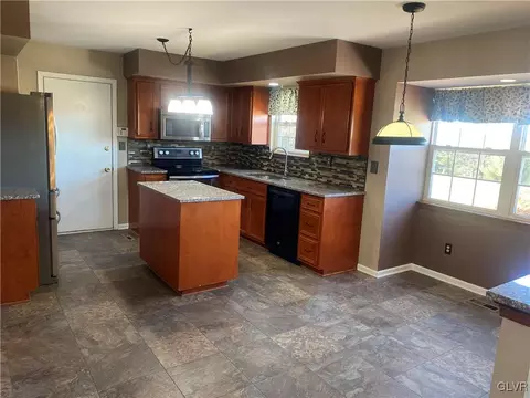2910 Sickle Rd, Bath, PA 18014 photo 7
