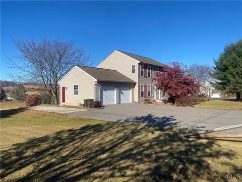 2910 Sickle Rd, Bath, PA 18014 photo 3