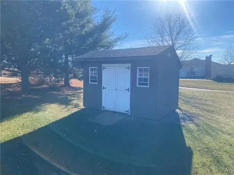 2910 Sickle Rd, Bath, PA 18014 photo 25