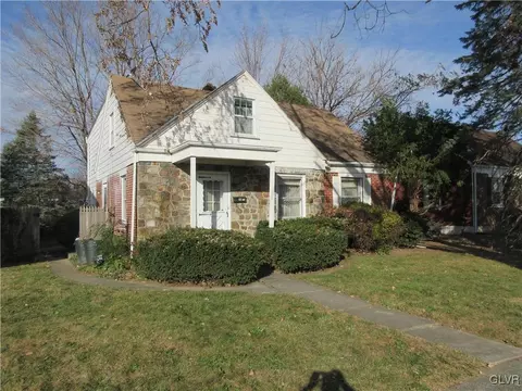 2213 E Woodlawn St, Allentown, PA 18109