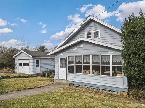 2127 Edgewood Ave, Palmer Township, PA 18045