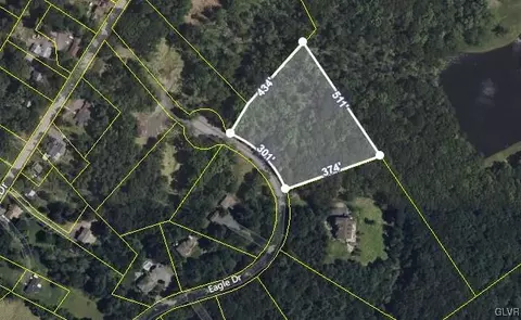 Eagles Court, Stroud Twp, PA 18360