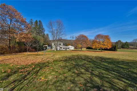 202 County Line Dr, Lehighton, PA 18235