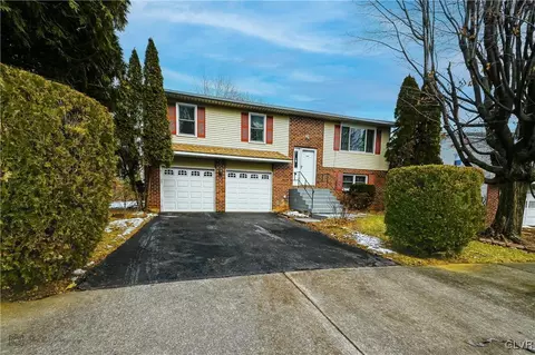 1089 Westbury Dr, Bethlehem, PA 18017