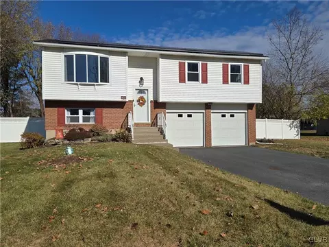 5480 Monocacy Dr, Bethlehem, PA 18017