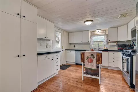 3320 W Walker Rd, Bath, PA 18014 photo 13