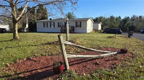 273 Pine Cone Ct, Bath, PA 18014