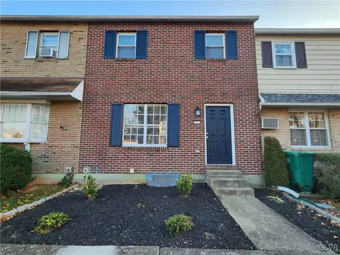 5730 Greens Dr, Allentown, PA 18106