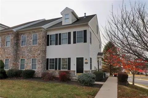 1812 Merlot Rive Dr #D, Easton, PA 18045