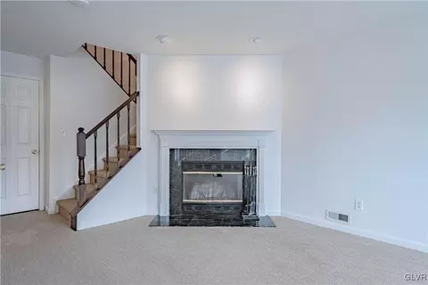 1981 Willings Ln, Hellertown, PA 18055 photo 9