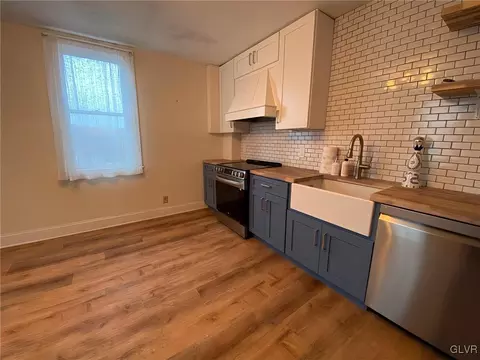409 4th St, Bethlehem, PA 18015 photo 5