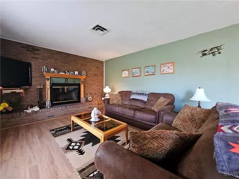5411 Monocacy Dr, Bethlehem, PA 18017 photo 2