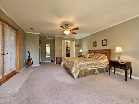 5411 Monocacy Dr, Bethlehem, PA 18017 photo 9