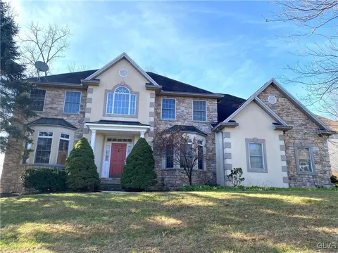 1622 Woodfield Dr, Bethlehem, PA 18015