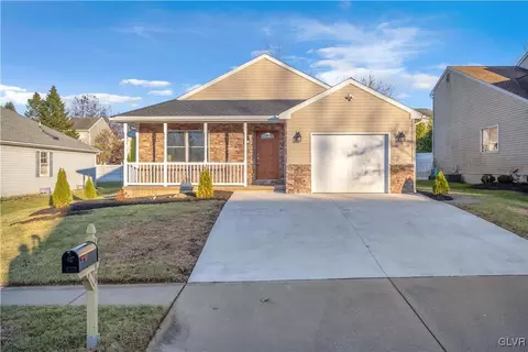 1818 Chardonnay Dr, Easton, PA 18045