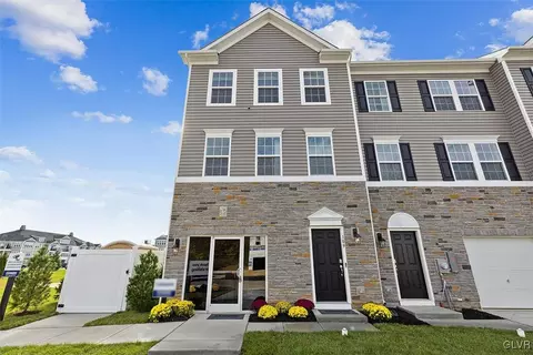 8316 Alexander Ct, Macungie Twp, PA 18031
