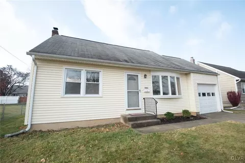 3003 Cornwall Rd, Bethlehem, PA 18017 photo 2