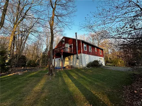 2173 Little Billy Ln, Coolbaugh Twp, PA 18466