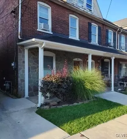 52 South St, Nazareth, PA 18064