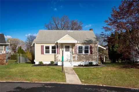 250 Liberty St, Nazareth, PA 18064