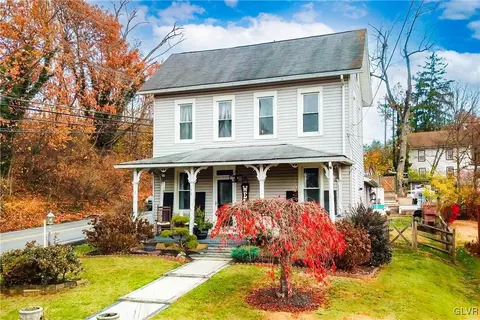 56 Railroad St, Linfield, PA 19468