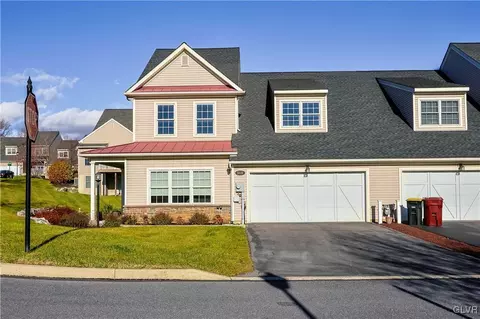 5518 Thornberry Ct, Whitehall Twp, PA 18052