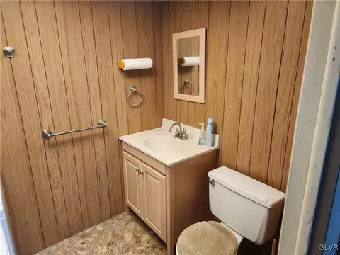 514 E Main St, Bath, PA 18014 photo 20