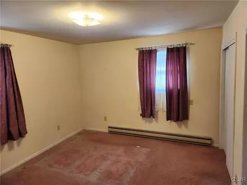 514 E Main St, Bath, PA 18014 photo 23