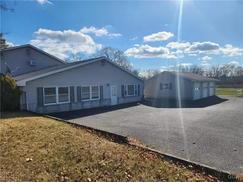 514 E Main St, Bath, PA 18014 photo 4