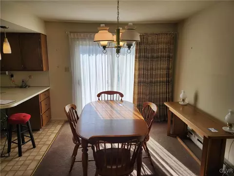 514 E Main St, Bath, PA 18014 photo 14