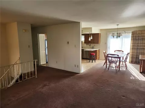 514 E Main St, Bath, PA 18014 photo 16