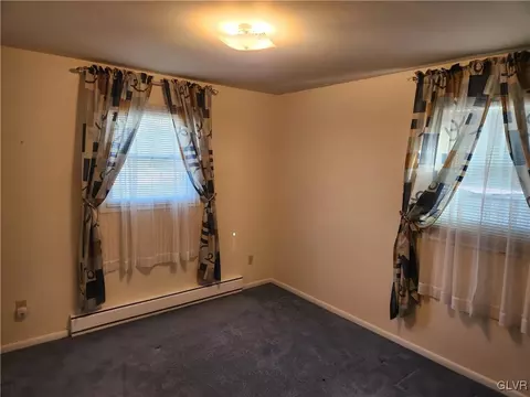 514 E Main St, Bath, PA 18014 photo 22