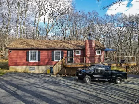 1050 Constitution Ave, Pen Argyl, PA 18072
