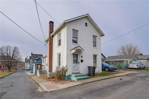 1026 Limestone St, Catasauqua, PA 18032