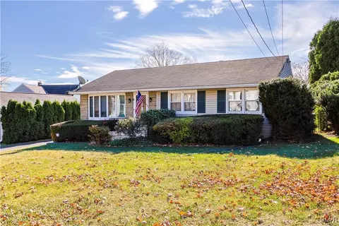 2648 Broad St, Palmer Township, PA 18045