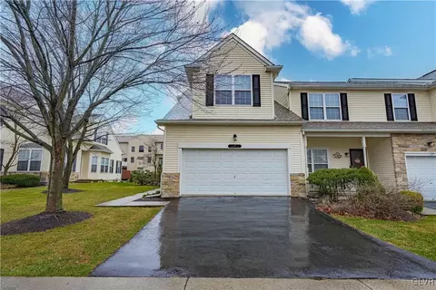 42 Cobblestone Dr, Palmer Township, PA 18045
