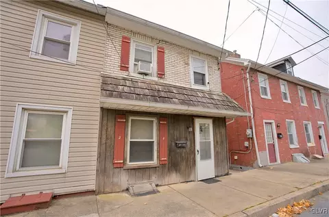 1016 Railroad St, Catasauqua, PA 18032