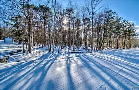 1581 Maccauley Rd, Penn Forest Twp, PA 18210