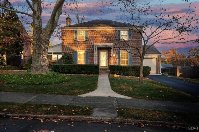 1230 E Rosemont Dr, Bethlehem, PA 18018