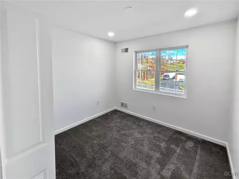 2448 Old Post Rd, Coplay, PA 18037 photo 13