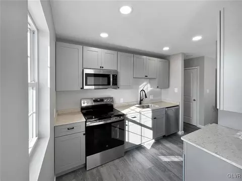 2448 Old Post Rd, Coplay, PA 18037 photo 3