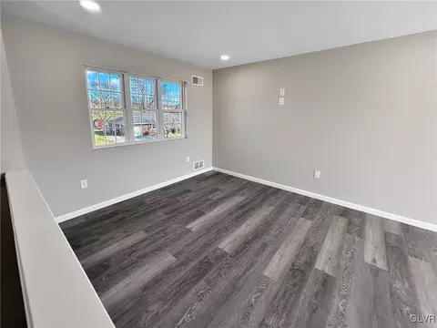 2448 Old Post Rd, Coplay, PA 18037 photo 6